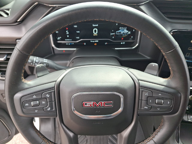 Used 2023 GMC Sierra 1500 AT4 w/ AT4 Premium Package AWD/4WD image 4