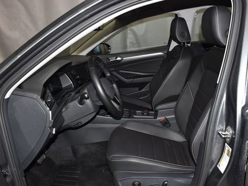 Used 2024 Volkswagen Jetta SE image 12