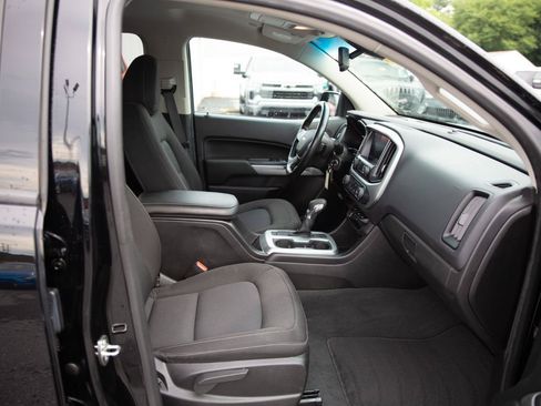 Used 2022 Chevrolet Colorado LT AWD/4WD image 23