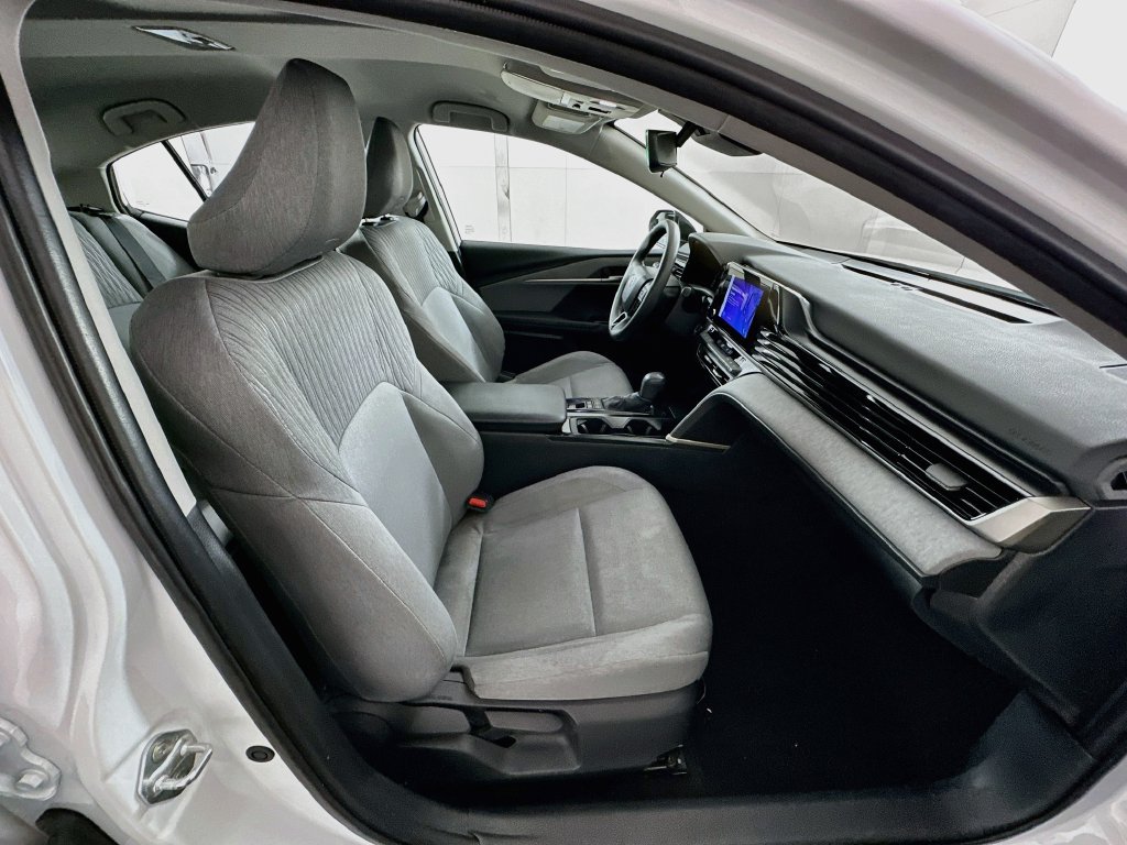 Used 2026 Toyota Camry LE FWD image 28