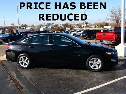 Used 2024 Chevrolet Malibu LS image 1