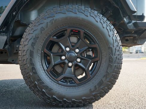 Used 2018 Jeep Wrangler Unlimited Rubicon AWD/4WD image 13