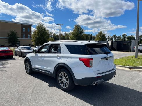 Used 2021 Ford Explorer Limited w/ Equipment Group 301A image 7