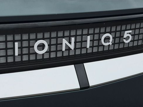 Certified 2024 Hyundai Ioniq 5 Limited AWD/4WD image 34