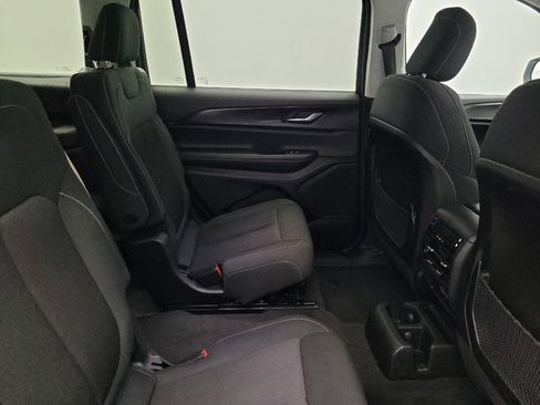Used 2023 Jeep Grand Cherokee L Laredo RWD image 19