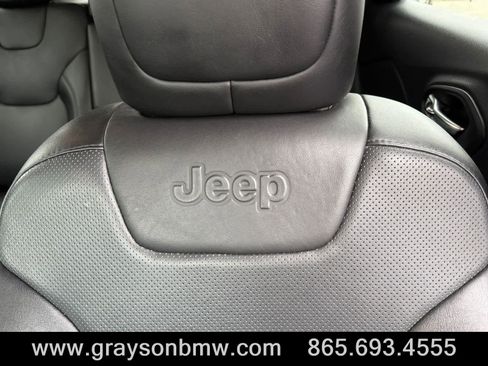 Used 2023 Jeep Cherokee Altitude Lux image 13