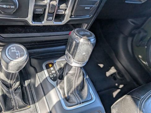 Used 2021 Jeep Wrangler Unlimited Sahara image 24