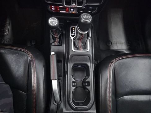 Used 2018 Jeep Wrangler Unlimited Rubicon AWD/4WD image 22