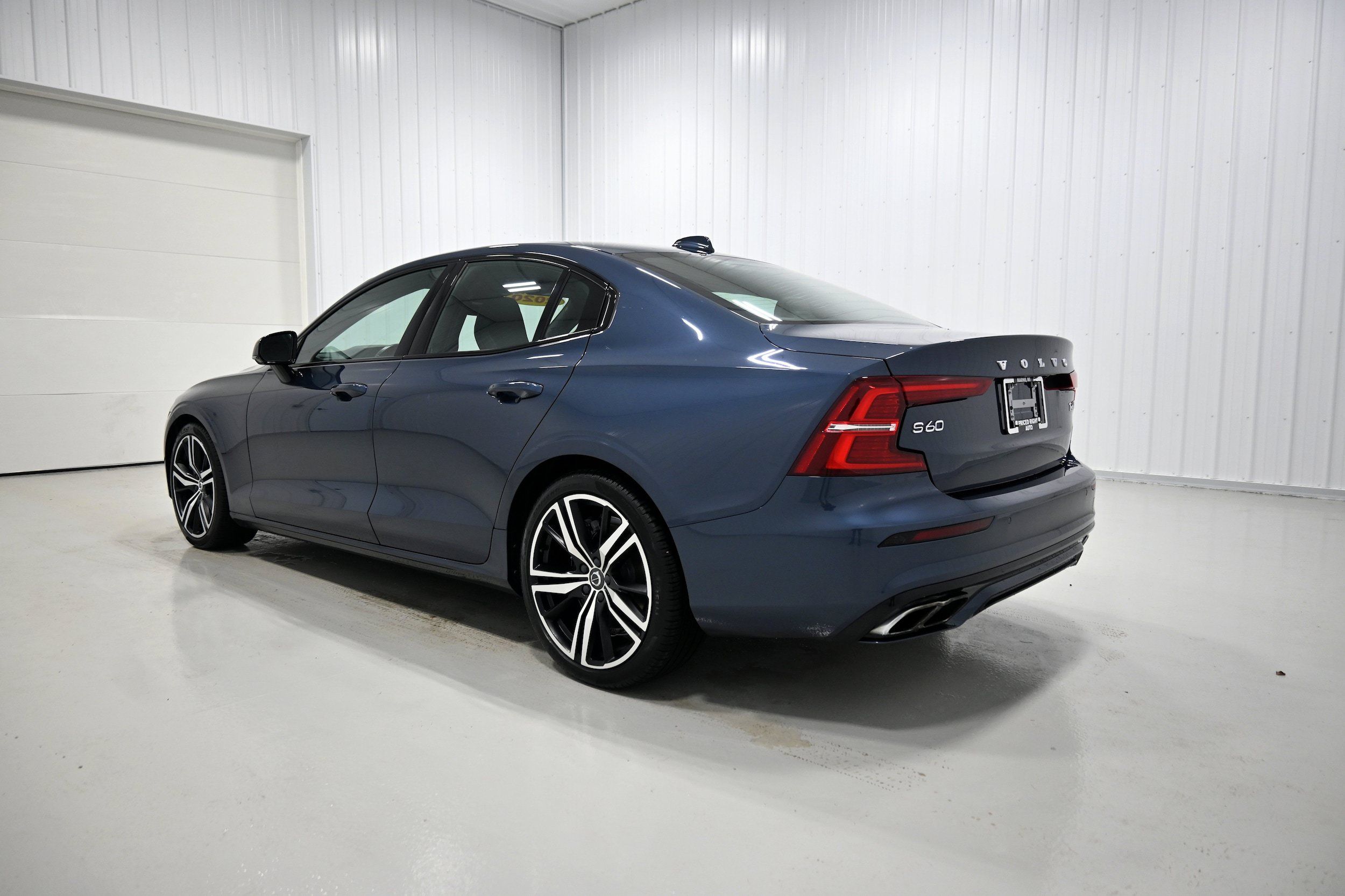 Used 2020 Volvo S60 T6 R-Design AWD/4WD image 32