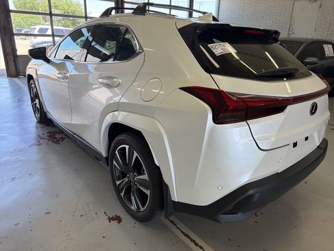 Used 2025 Lexus UX 300h FWD w/ Accessory Package (Z1) image 7