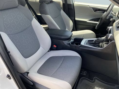 Used 2023 Toyota RAV4 XLE w/ Convenience Package FWD image 34