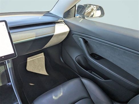 Used 2019 Tesla Model 3 Standard Range Plus image 15