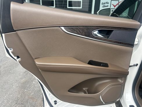 Used 2016 Lincoln MKX Reserve w/ Technology Package image 27