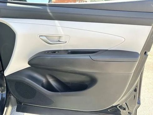 Used 2025 Hyundai Tucson SE FWD image 25