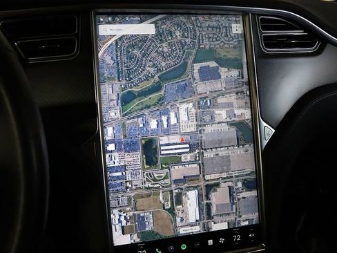 Used 2017 Tesla Model S 90D image 19