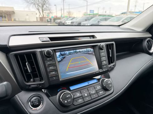 Used 2016 Toyota RAV4 Limited image 32