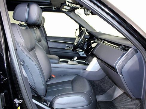 Used 2025 Land Rover Range Rover Autobiography image 30