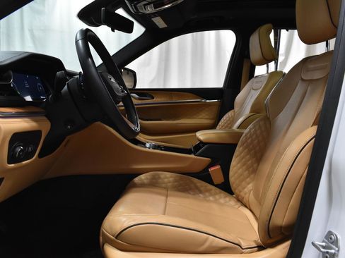 Used 2022 Jeep Grand Cherokee L Summit w/ Advanced Protech Group IV image 3