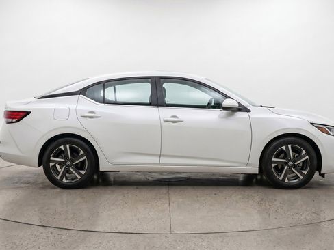 Used 2025 Nissan Sentra SV FWD image 11