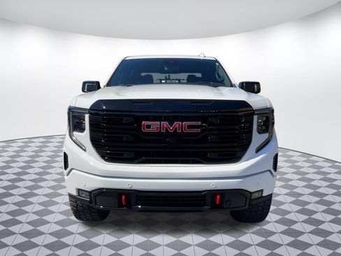 Used 2024 GMC Sierra 1500 AT4 w/ Technology Package AWD/4WD image 5