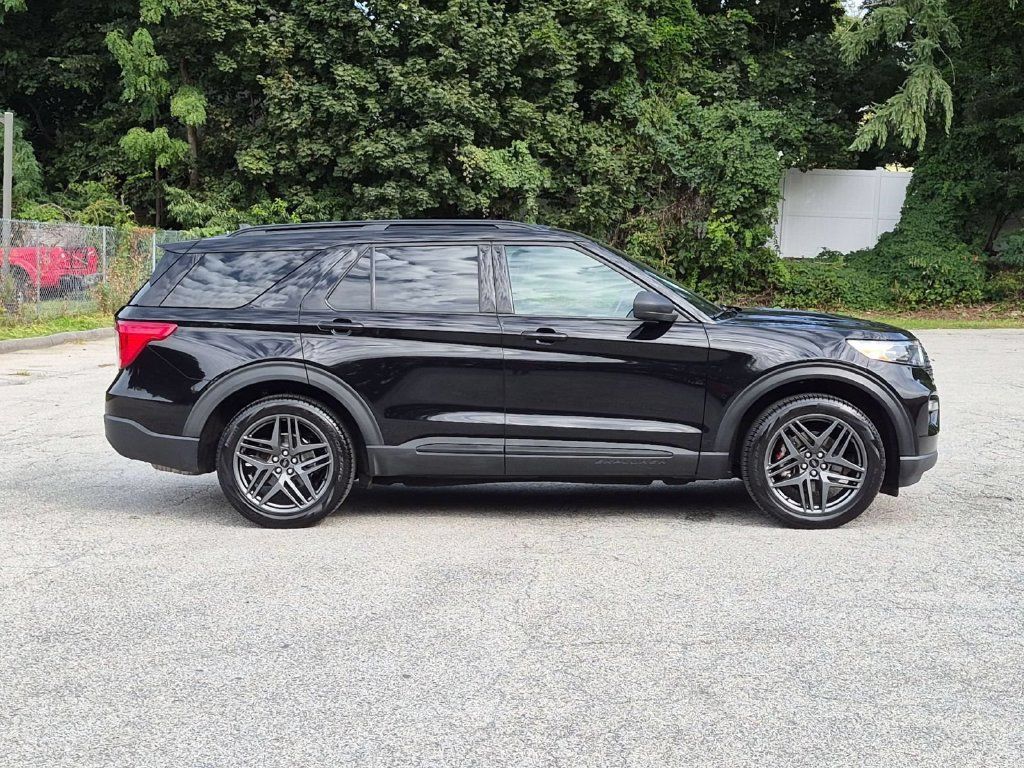 Used 2020 Ford Explorer XLT w/ Equipment Group 202A AWD/4WD image 2