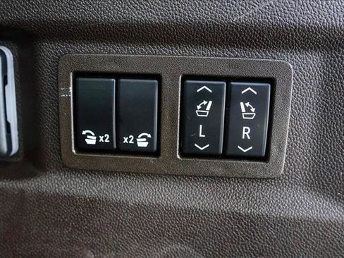 Used 2021 GMC Yukon Denali w/ Denali Ultimate Package image 28