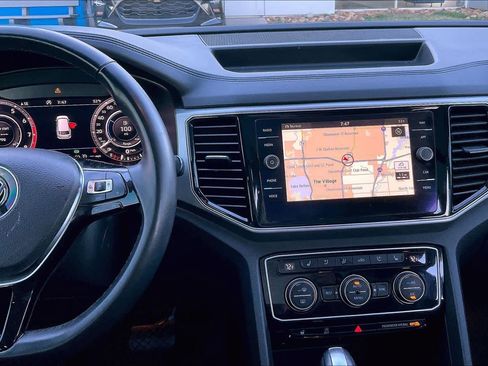 Used 2019 Volkswagen Atlas SEL Premium image 8