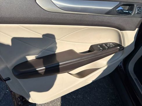 Used 2018 Lincoln MKC Premiere FWD image 13