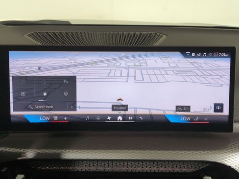 Used 2026 BMW 330i Sedan w/ M Sport Package image 24