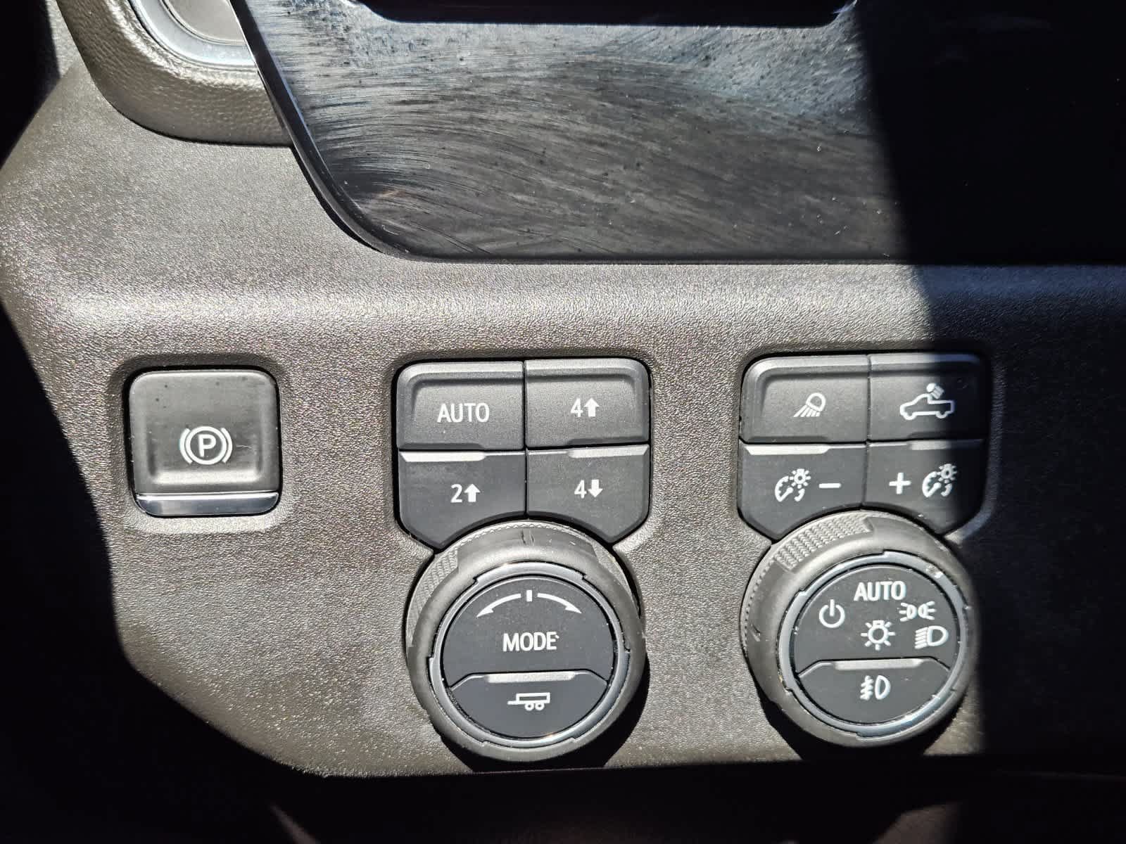 Used 2025 Chevrolet Silverado 1500 LTZ w/ Z71 Off-Road Package AWD/4WD image 20