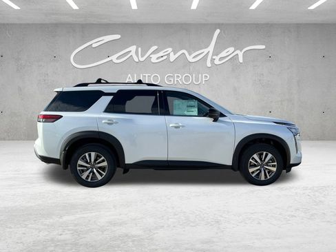 New 2026 Nissan Pathfinder SL image 17