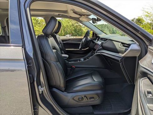 Certified 2024 Jeep Grand Cherokee Limited w/ Black Appearance Package image 49