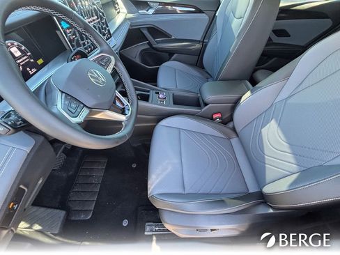 New 2026 Volkswagen Tiguan SE image 17