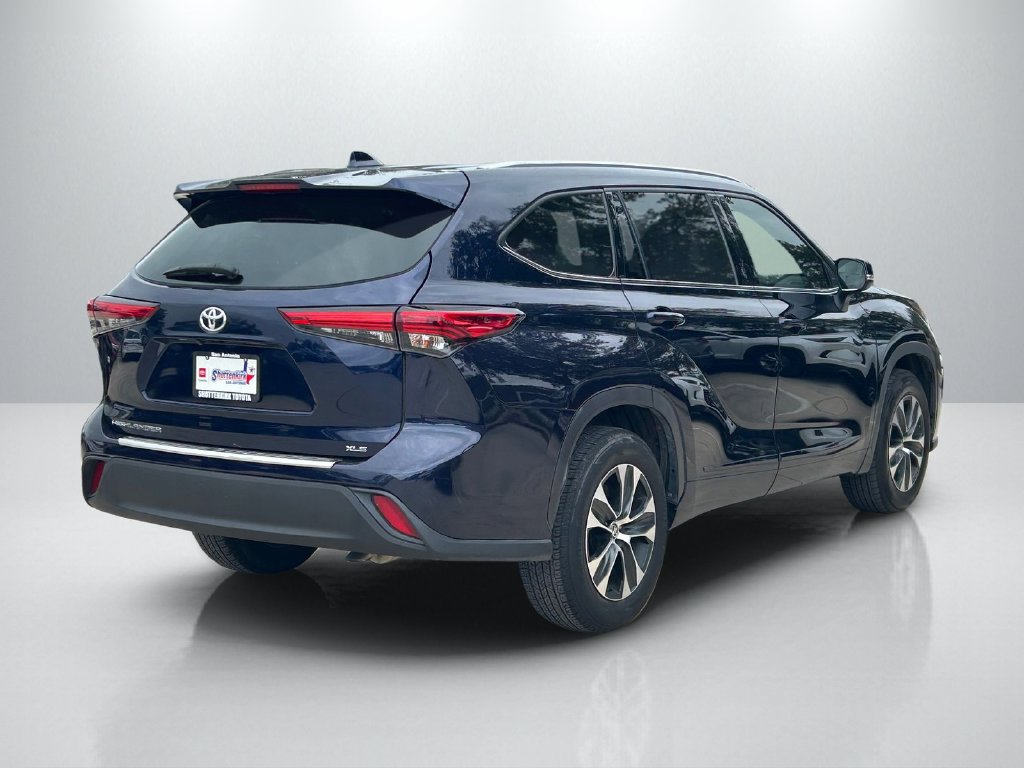 Used 2020 Toyota Highlander XLE FWD image 5