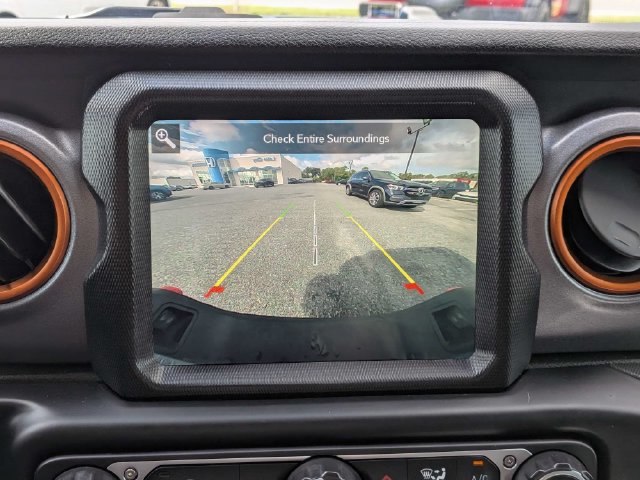 Used 2021 Jeep Gladiator Mojave AWD/4WD image 29