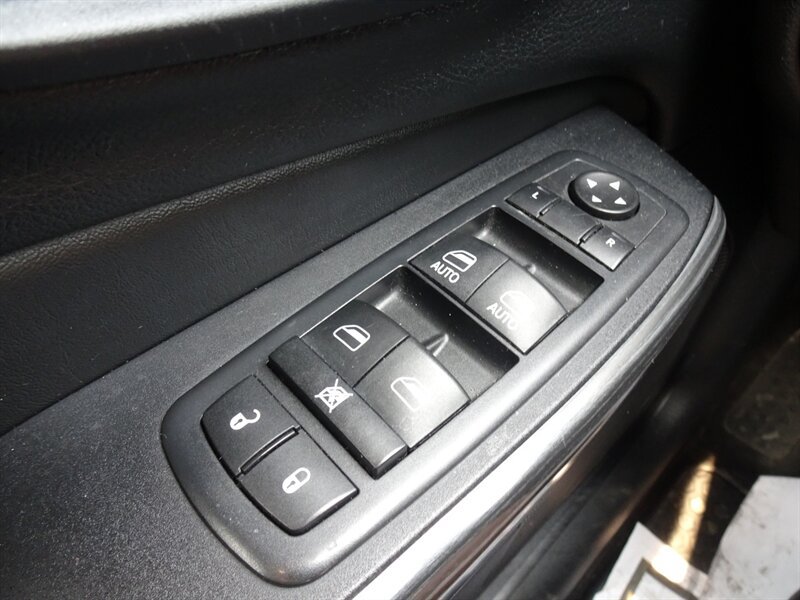 Used 2017 Jeep Cherokee Trailhawk w/ Cold Weather Group AWD/4WD image 20