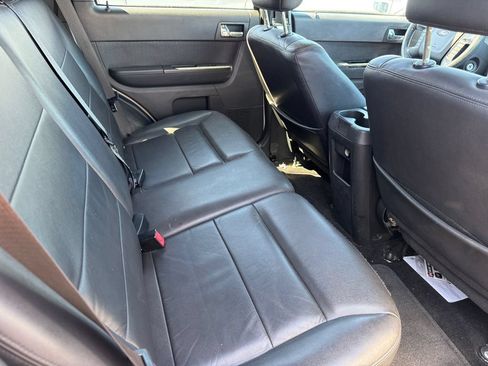 Used 2010 Ford Escape Limited FWD image 4