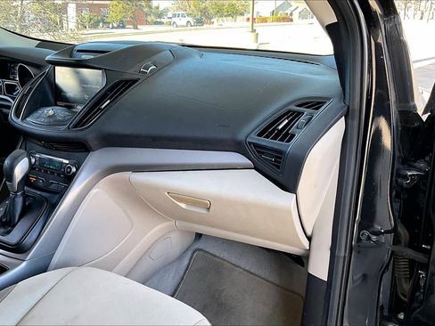 Used 2015 Ford Escape SE w/ Equipment Group 201A image 18