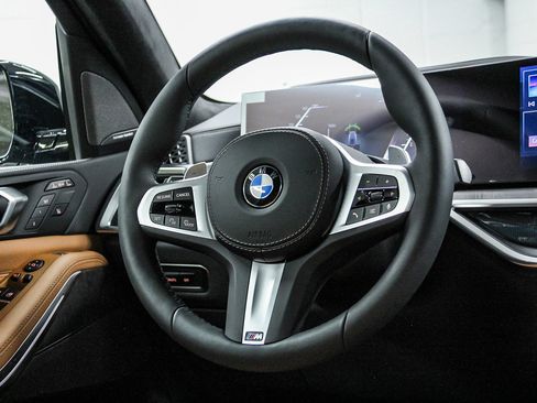 New 2026 BMW X7 xDrive40i w/ M Sport Package image 16