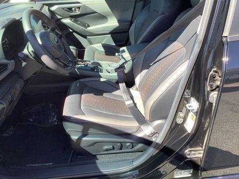 Certified 2025 Subaru Crosstrek 2.5i Limited w/ Crosstrek Mirror Package image 8