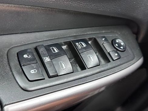 Used 2019 Jeep Cherokee Latitude w/ Popular Appearance Group FWD image 17