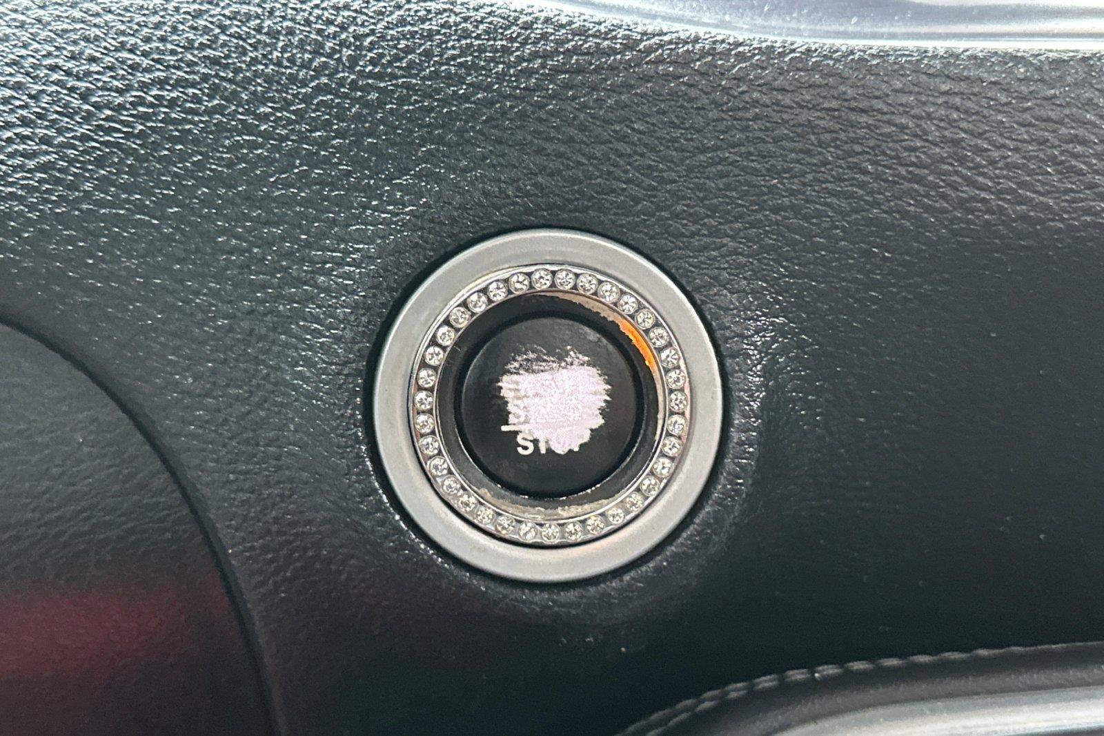 Used 2018 Dodge Challenger SXT RWD image 19