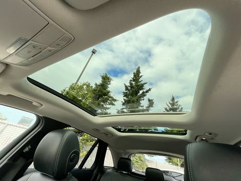 Used 2016 Mercedes-Benz GLC 300 4MATIC image 22