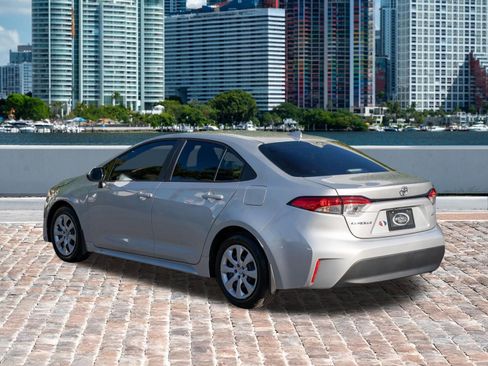 Used 2025 Toyota Corolla LE image 7