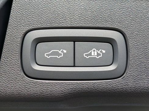 New 2026 Volvo XC60 B5 Ultra w/ Protection Package Premier AWD/4WD image 15