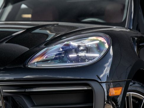 New 2026 Porsche Macan image 16