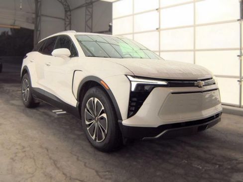 Used 2024 Chevrolet Blazer EV LT AWD/4WD image 4