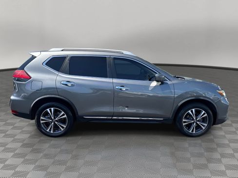 Used 2017 Nissan Rogue SL w/ SL Premium Package image 2