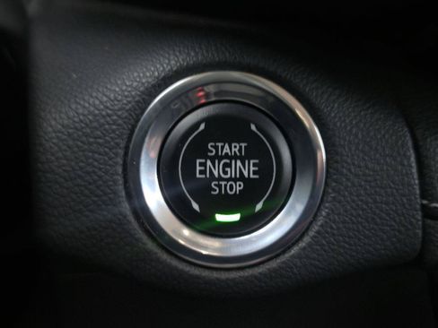 Used 2022 Buick Envision Essence w/ Safety Package FWD image 17