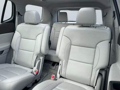 Used 2023 GMC Acadia SLT w/ Technology Package image 14